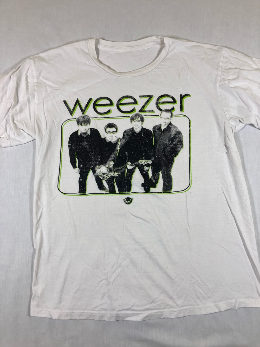 Source Unknown White Weezer Graphic Tee with Green Accent